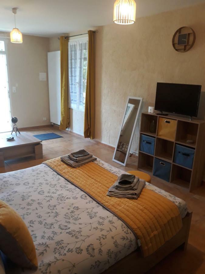 Hotes De L'Isle Saint-Medard-de-Mussidan Buitenkant foto